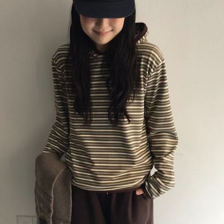 Dongdaemum Women’s Shirts, Tops & T-Shirts, a testament to the elegance and quality of wholesale Korean fashion.