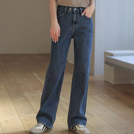 Dongdaemum Women’s Pants, a testament to the elegance and quality of wholesale Korean fashion.