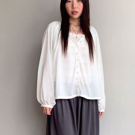 Dongdaemum Women’s Coats & Jackets, a testament to the elegance and quality of wholesale Korean fashion.