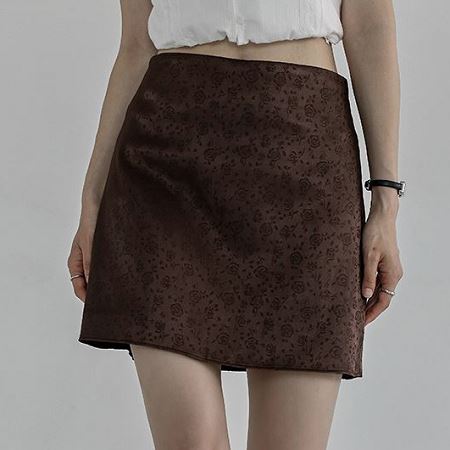 Dongdaemum Women’s Dresses, a testament to the elegance and quality of wholesale Korean fashion.