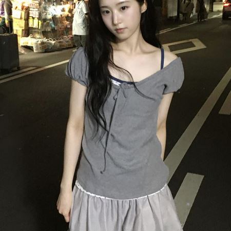 Dongdaemum Women’s Shirts, Tops & T-Shirts, a testament to the elegance and quality of wholesale Korean fashion.