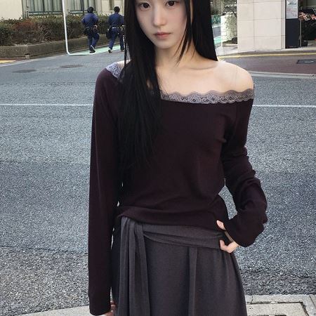 Dongdaemum Women’s Shirts, Tops & T-Shirts, a testament to the elegance and quality of wholesale Korean fashion.