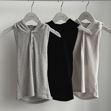 Dongdaemum Women’s Shirts, Tops & T-Shirts, a testament to the elegance and quality of wholesale Korean fashion.