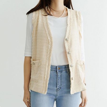 Dongdaemum Women’s Coats & Jackets, a testament to the elegance and quality of wholesale Korean fashion.