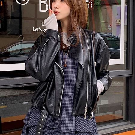 Dongdaemum Women’s Coats & Jackets, a testament to the elegance and quality of wholesale Korean fashion.