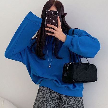 Dongdaemum Women’s Shirts, Tops & T-Shirts, a testament to the elegance and quality of wholesale Korean fashion.