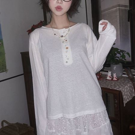 Dongdaemum Women’s Shirts, Tops & T-Shirts, a testament to the elegance and quality of wholesale Korean fashion.
