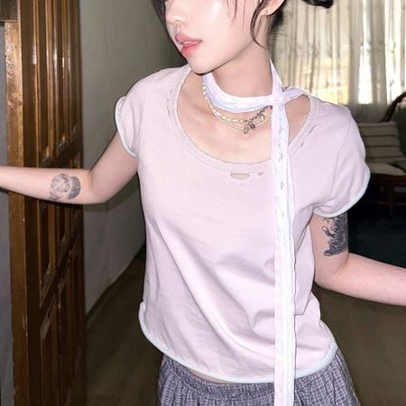Dongdaemum Women’s Shirts, Tops & T-Shirts, a testament to the elegance and quality of wholesale Korean fashion.