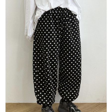 Dongdaemum Women’s Pants, a testament to the elegance and quality of wholesale Korean fashion.