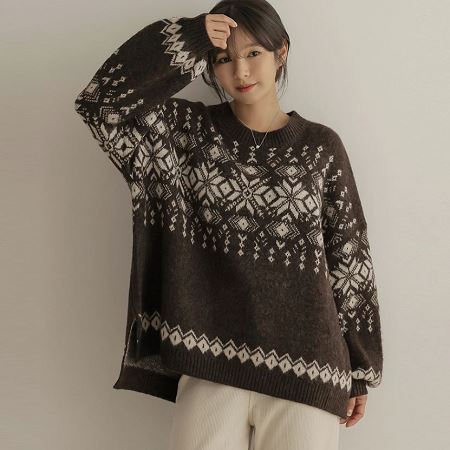 Dongdaemum Women’s Shirts, Tops & T-Shirts, a testament to the elegance and quality of wholesale Korean fashion.
