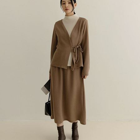 Dongdaemum Women’s One-Pieces, a testament to the elegance and quality of wholesale Korean fashion.