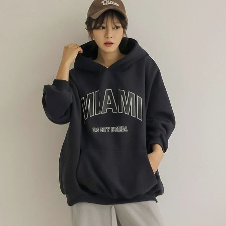 Dongdaemum Women’s Shirts, Tops & T-Shirts, a testament to the elegance and quality of wholesale Korean fashion.