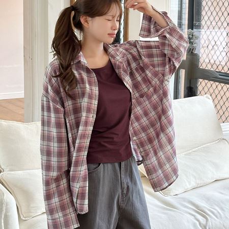 Dongdaemum Women’s Shirts, Tops & T-Shirts, a testament to the elegance and quality of wholesale Korean fashion.