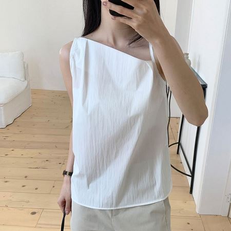 Dongdaemum Women’s Shirts, Tops & T-Shirts, a testament to the elegance and quality of wholesale Korean fashion.