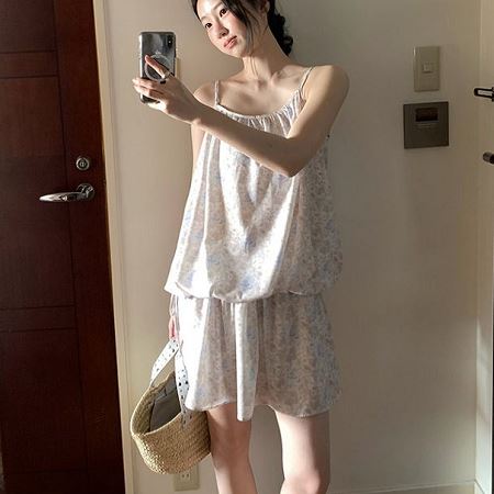 Dongdaemum Women’s Dresses, a testament to the elegance and quality of wholesale Korean fashion.