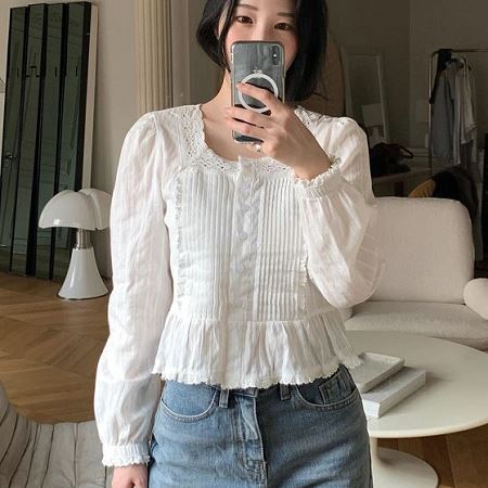 Dongdaemum Women’s Shirts, Tops & T-Shirts, a testament to the elegance and quality of wholesale Korean fashion.