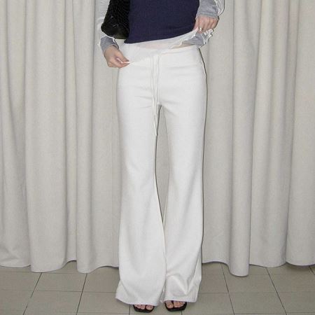 Dongdaemum Women’s Pants, a testament to the elegance and quality of wholesale Korean fashion.