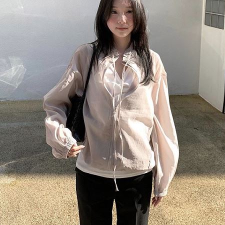Dongdaemum Women’s Coats & Jackets, a testament to the elegance and quality of wholesale Korean fashion.