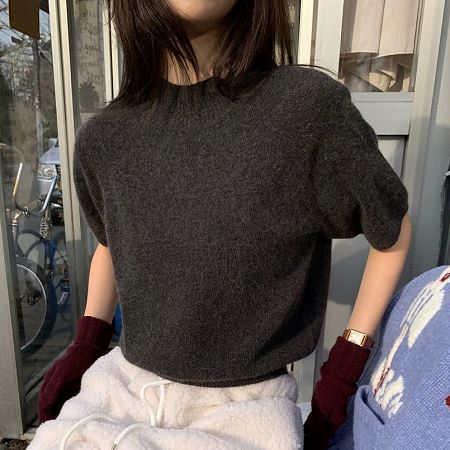 Dongdaemum Women’s Shirts, Tops & T-Shirts, a testament to the elegance and quality of wholesale Korean fashion.