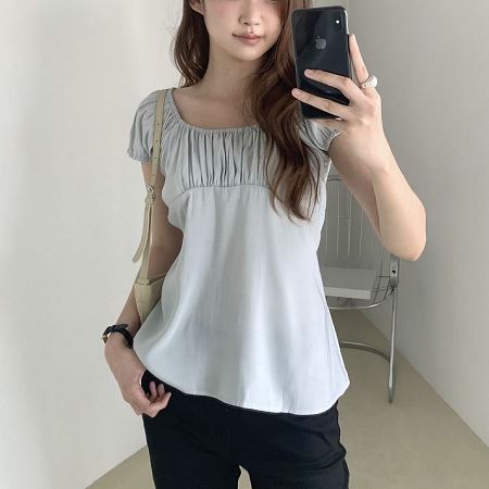 Dongdaemum Women’s Shirts, Tops & T-Shirts, a testament to the elegance and quality of wholesale Korean fashion.