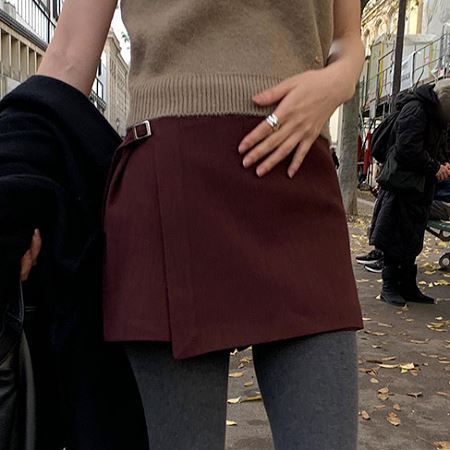 Dongdaemum Women’s Pants, a testament to the elegance and quality of wholesale Korean fashion.