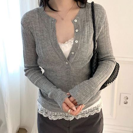 Dongdaemum Women’s Shirts, Tops & T-Shirts, a testament to the elegance and quality of wholesale Korean fashion.