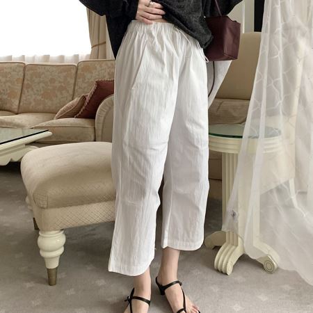 Dongdaemum Women’s Pants, a testament to the elegance and quality of wholesale Korean fashion.