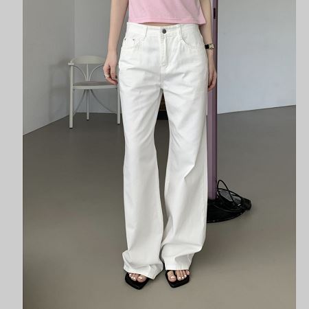 Dongdaemum Women’s Pants, a testament to the elegance and quality of wholesale Korean fashion.