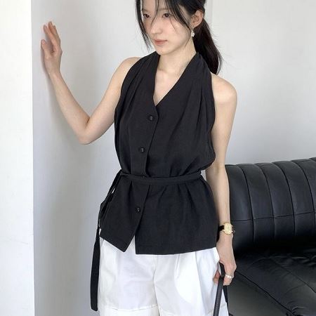 Dongdaemum Women’s Shirts, Tops & T-Shirts, a testament to the elegance and quality of wholesale Korean fashion.