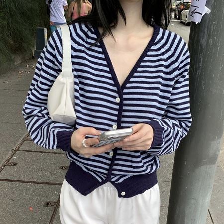 Dongdaemum Women’s Coats & Jackets, a testament to the elegance and quality of wholesale Korean fashion.