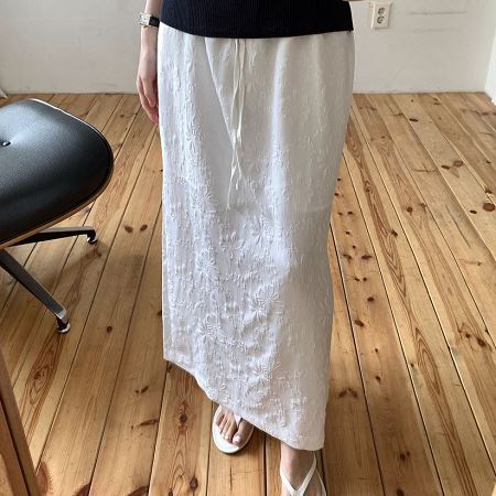 Dongdaemum Women’s Dresses, a testament to the elegance and quality of wholesale Korean fashion.