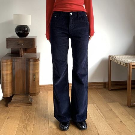 Dongdaemum Women’s Pants, a testament to the elegance and quality of wholesale Korean fashion.