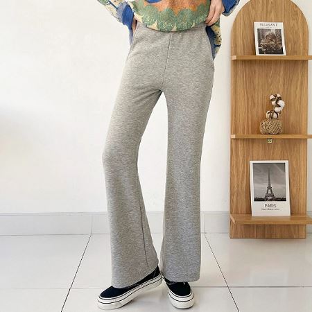 Dongdaemum Women’s Pants, a testament to the elegance and quality of wholesale Korean fashion.