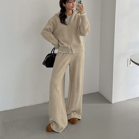 Dongdaemum Women’s One-Pieces, a testament to the elegance and quality of wholesale Korean fashion.