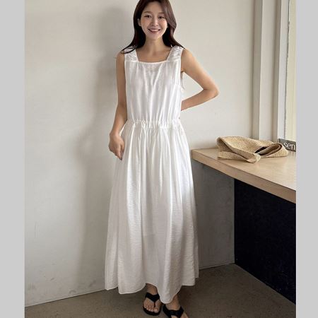 Dongdaemum Women’s Dresses, a testament to the elegance and quality of wholesale Korean fashion.