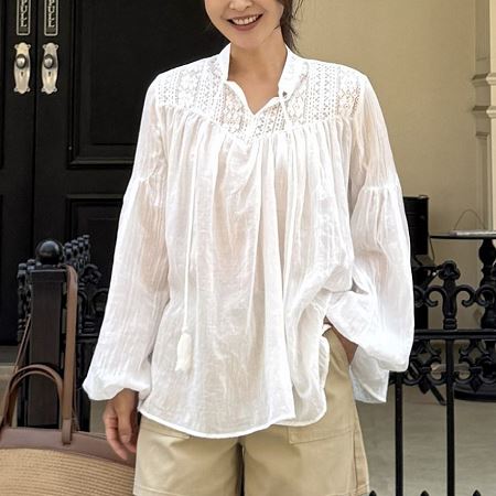 Dongdaemum Women’s Shirts, Tops & T-Shirts, a testament to the elegance and quality of wholesale Korean fashion.