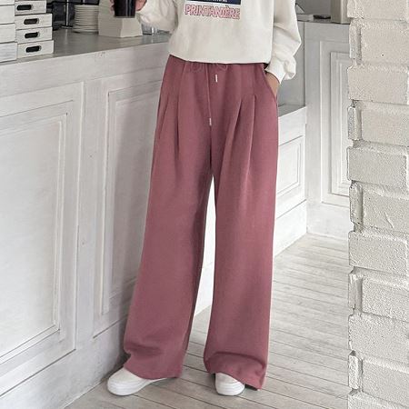 Dongdaemum Women’s Pants, a testament to the elegance and quality of wholesale Korean fashion.