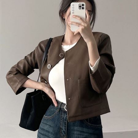 Dongdaemum Women’s Coats & Jackets, a testament to the elegance and quality of wholesale Korean fashion.