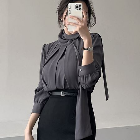Dongdaemum Women’s Shirts, Tops & T-Shirts, a testament to the elegance and quality of wholesale Korean fashion.