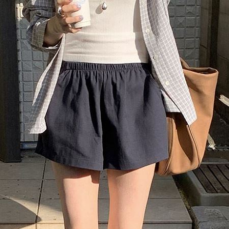 Dongdaemum Women’s Pants, a testament to the elegance and quality of wholesale Korean fashion.