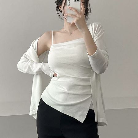 Dongdaemum Women’s One-Pieces, a testament to the elegance and quality of wholesale Korean fashion.