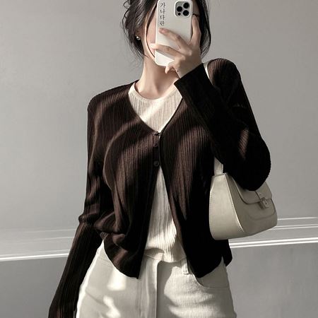 Dongdaemum Women’s Coats & Jackets, a testament to the elegance and quality of wholesale Korean fashion.