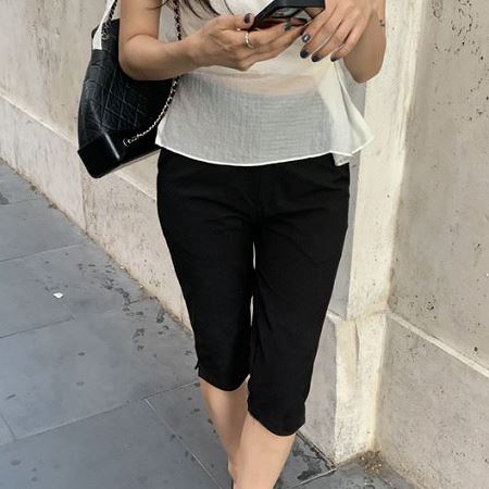 Dongdaemum Women’s Pants, a testament to the elegance and quality of wholesale Korean fashion.