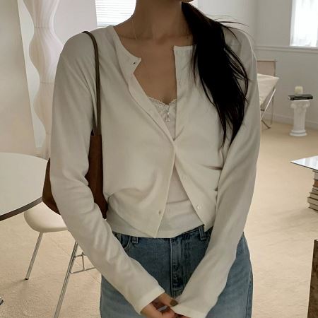 Dongdaemum Women’s Coats & Jackets, a testament to the elegance and quality of wholesale Korean fashion.