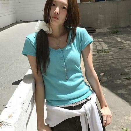 Dongdaemum Women’s Shirts, Tops & T-Shirts, a testament to the elegance and quality of wholesale Korean fashion.