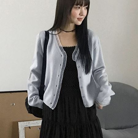 Dongdaemum Women’s Coats & Jackets, a testament to the elegance and quality of wholesale Korean fashion.