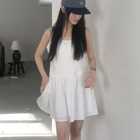 Dongdaemum Women’s Dresses, a testament to the elegance and quality of wholesale Korean fashion.