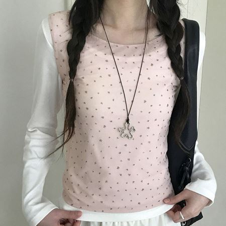 Dongdaemum Women’s Shirts, Tops & T-Shirts, a testament to the elegance and quality of wholesale Korean fashion.