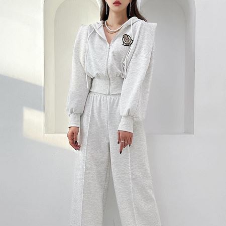 Dongdaemum Women’s One-Pieces, a testament to the elegance and quality of wholesale Korean fashion.