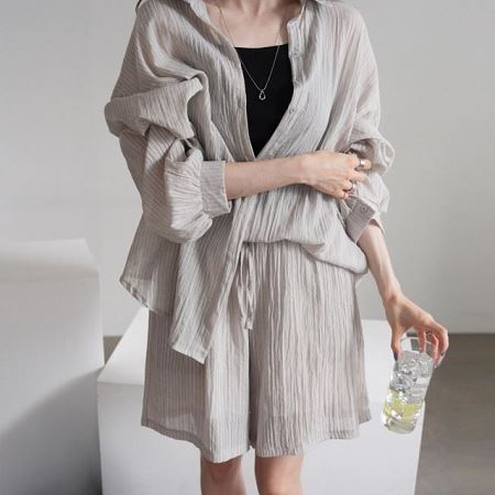 Dongdaemum Women’s One-Pieces, a testament to the elegance and quality of wholesale Korean fashion.
